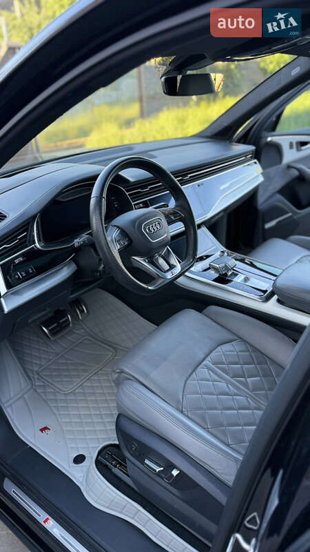 Позашляховик / Кросовер Audi Q7 2020 в Хусті