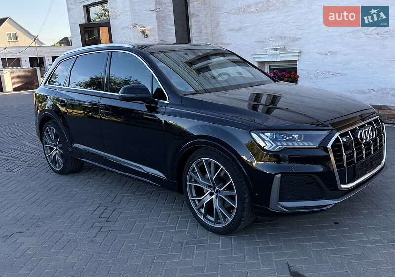 Позашляховик / Кросовер Audi Q7 2020 в Хусті