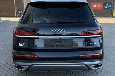 Внедорожник / Кроссовер Audi Q7 2020 в 