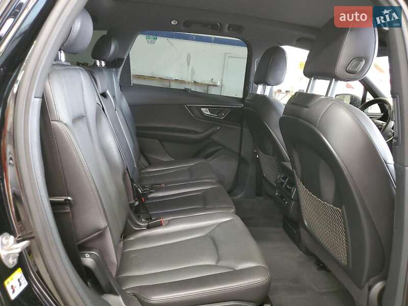 Позашляховик / Кросовер Audi Q7 2017 в Житомирі