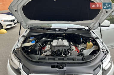 Внедорожник / Кроссовер Audi Q7 2012 в 