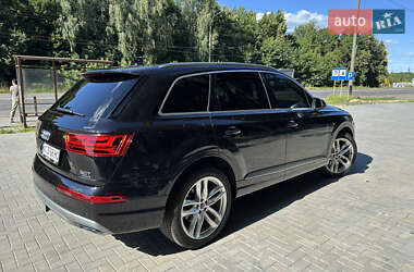 Внедорожник / Кроссовер Audi Q7 2017 в 
