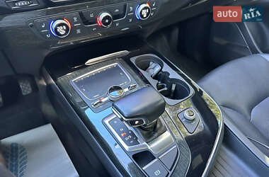 Внедорожник / Кроссовер Audi Q7 2017 в 