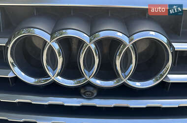 Внедорожник / Кроссовер Audi Q7 2017 в 