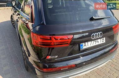 Внедорожник / Кроссовер Audi Q7 2018 в 