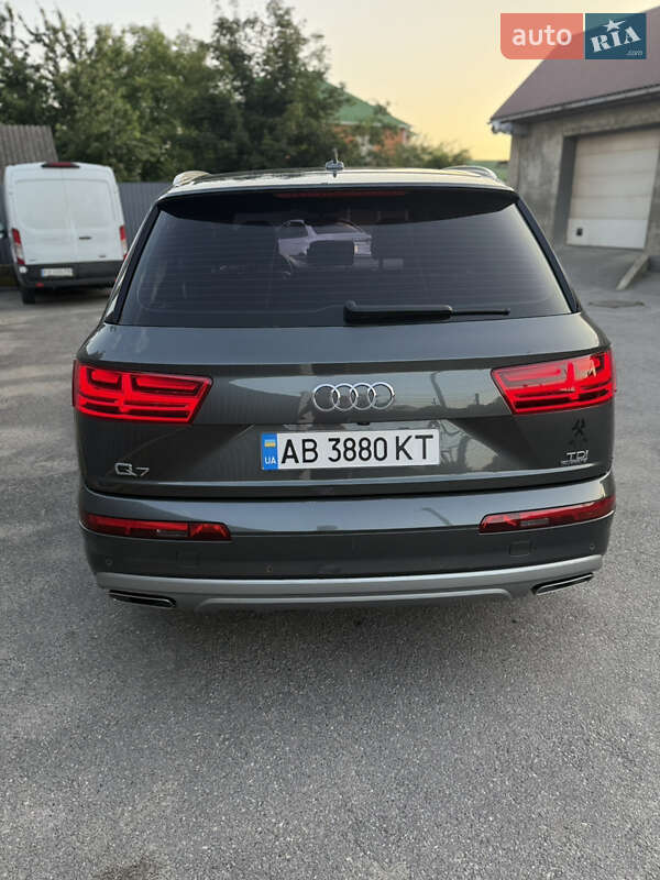 Внедорожник / Кроссовер Audi Q7 2016 в Баре