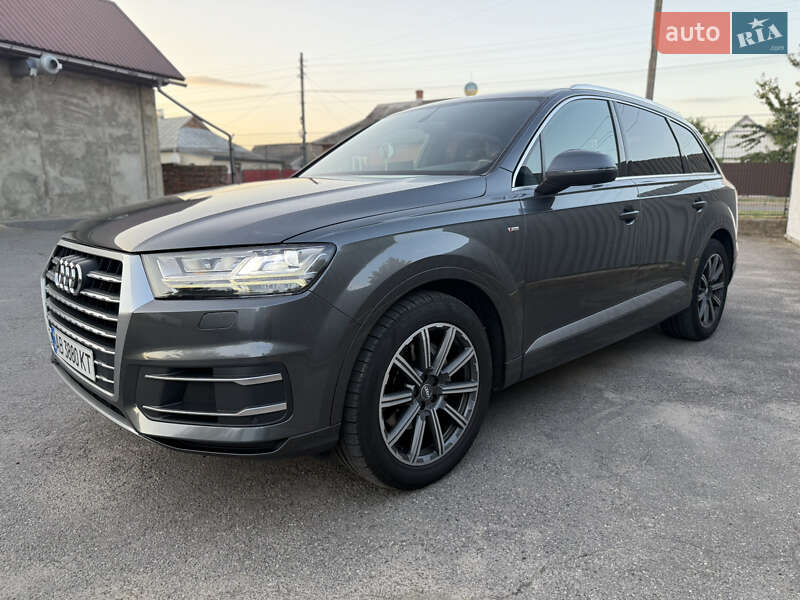 Внедорожник / Кроссовер Audi Q7 2016 в Баре