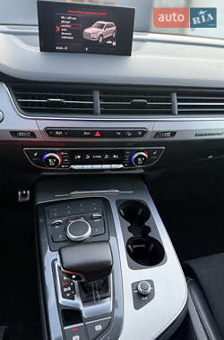 Внедорожник / Кроссовер Audi Q7 2016 в 