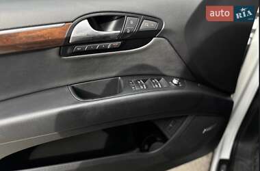 Позашляховик / Кросовер Audi Q7 2012 в 