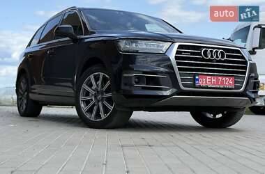 Внедорожник / Кроссовер Audi Q7 2017 в 