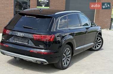 Внедорожник / Кроссовер Audi Q7 2017 в 
