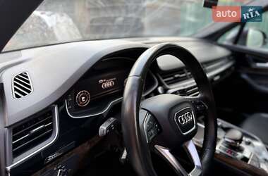 Внедорожник / Кроссовер Audi Q7 2017 в 