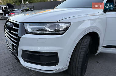 Позашляховик / Кросовер Audi Q7 2017 в 