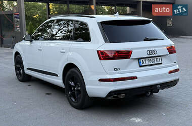 Позашляховик / Кросовер Audi Q7 2017 в 