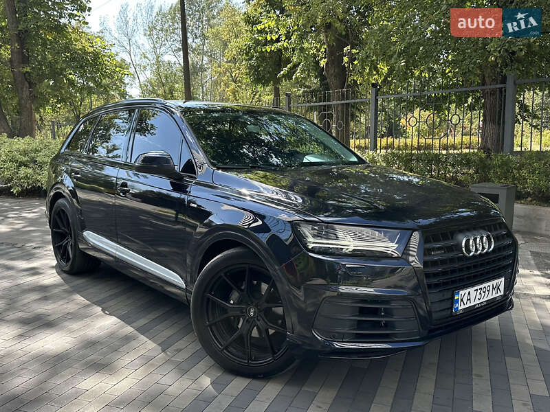 Позашляховик / Кросовер Audi Q7 2016 в Києві