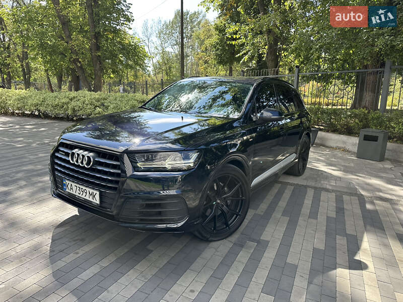 Позашляховик / Кросовер Audi Q7 2016 в Києві