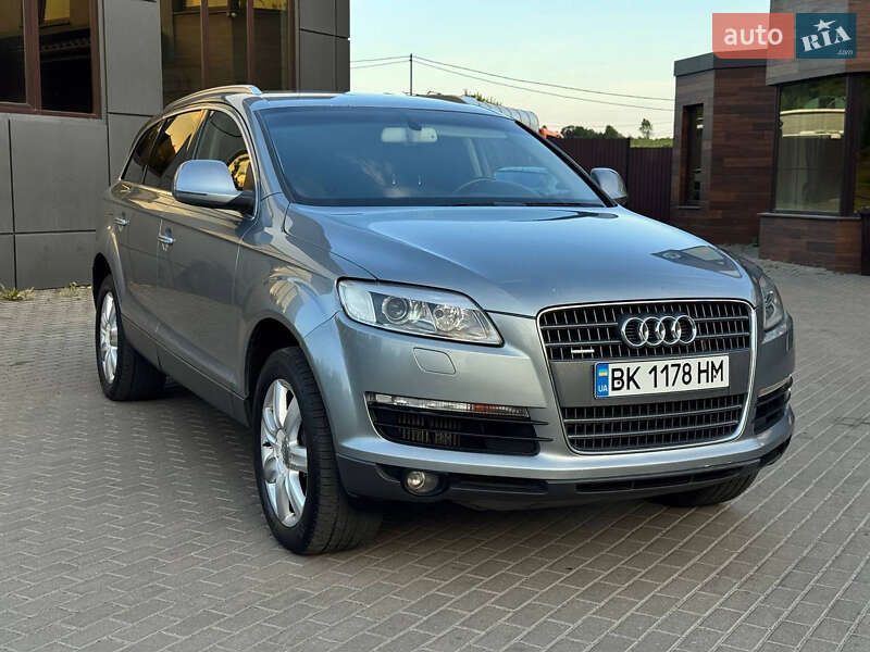 Позашляховик / Кросовер Audi Q7 2006 в Рівному