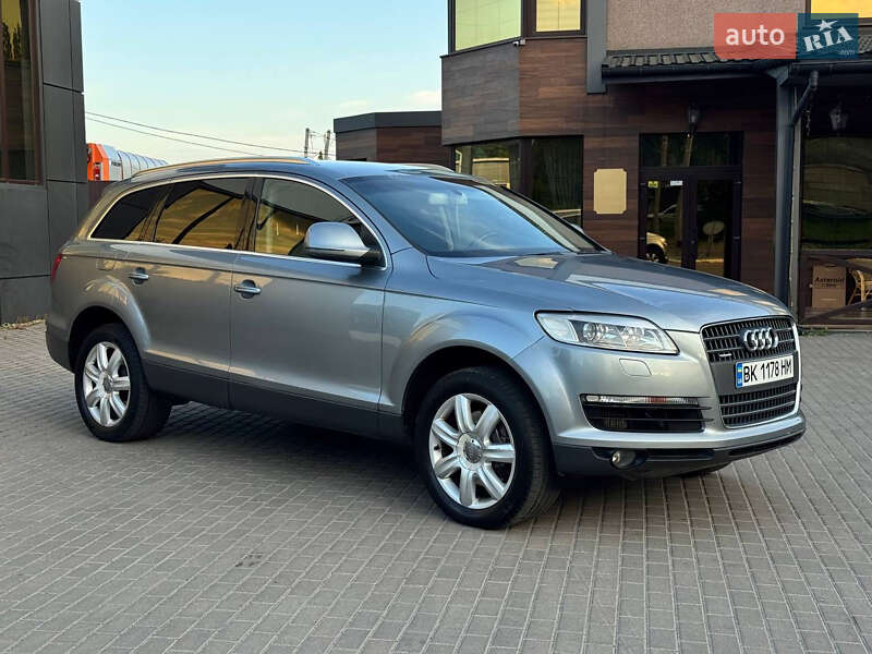 Позашляховик / Кросовер Audi Q7 2006 в Рівному