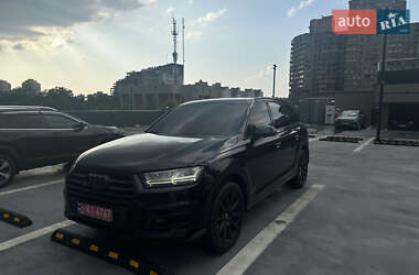 Внедорожник / Кроссовер Audi Q7 2016 в 