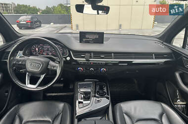 Внедорожник / Кроссовер Audi Q7 2016 в 
