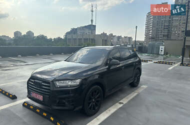 Внедорожник / Кроссовер Audi Q7 2016 в 