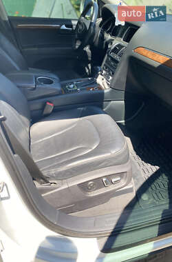Позашляховик / Кросовер Audi Q7 2015 в 