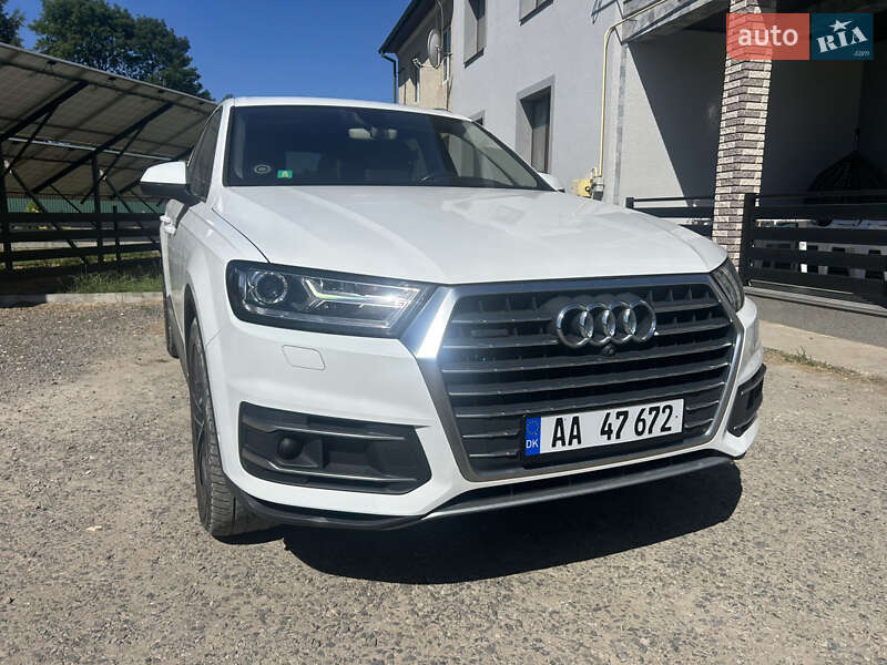 Внедорожник / Кроссовер Audi Q7 2015 в Подгайцах