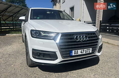 Позашляховик / Кросовер Audi Q7 2015 в 