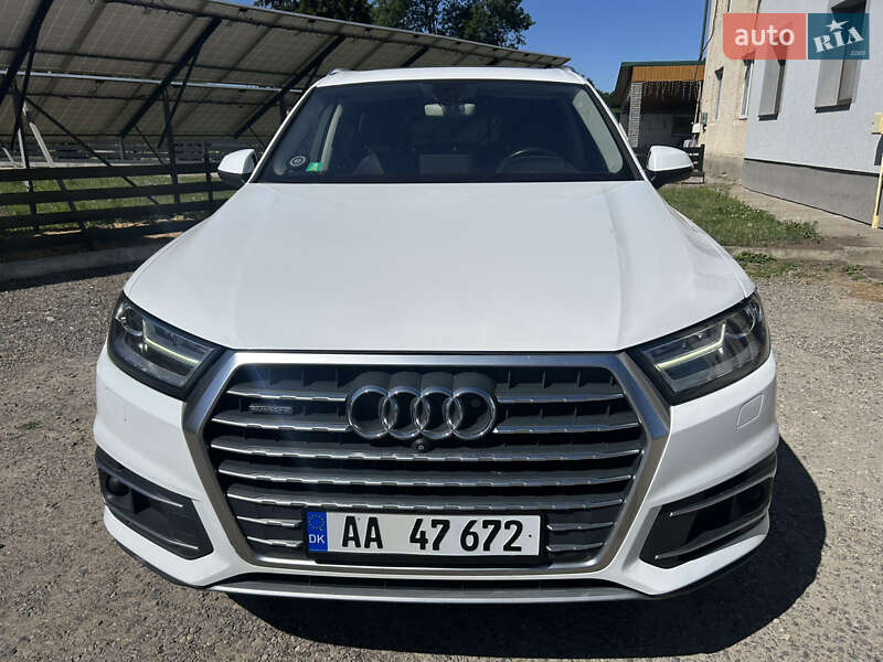 Внедорожник / Кроссовер Audi Q7 2015 в Подгайцах