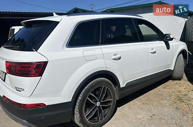 Позашляховик / Кросовер Audi Q7 2015 в 