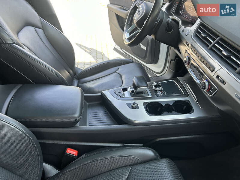 Внедорожник / Кроссовер Audi Q7 2015 в Подгайцах