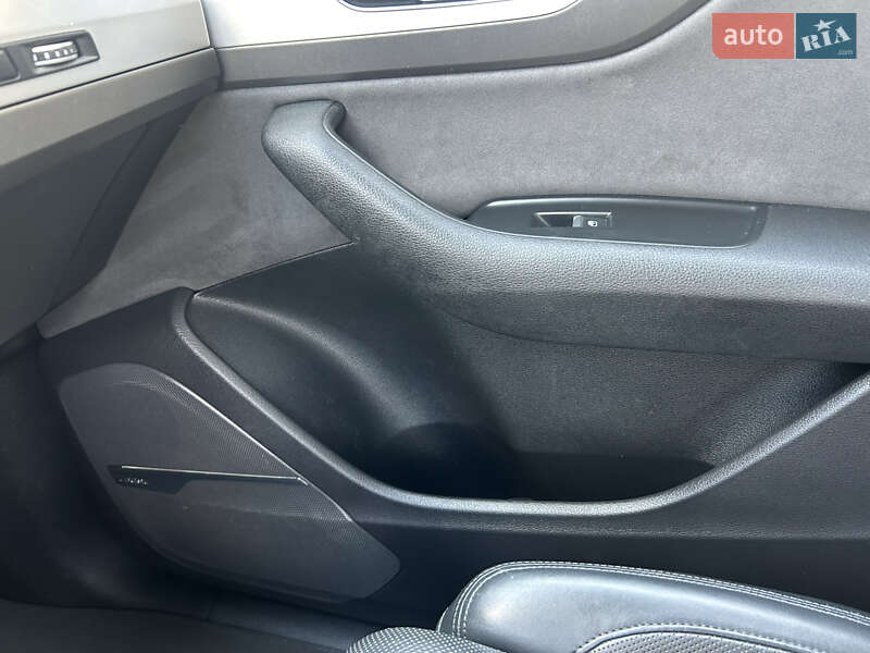 Внедорожник / Кроссовер Audi Q7 2015 в Подгайцах