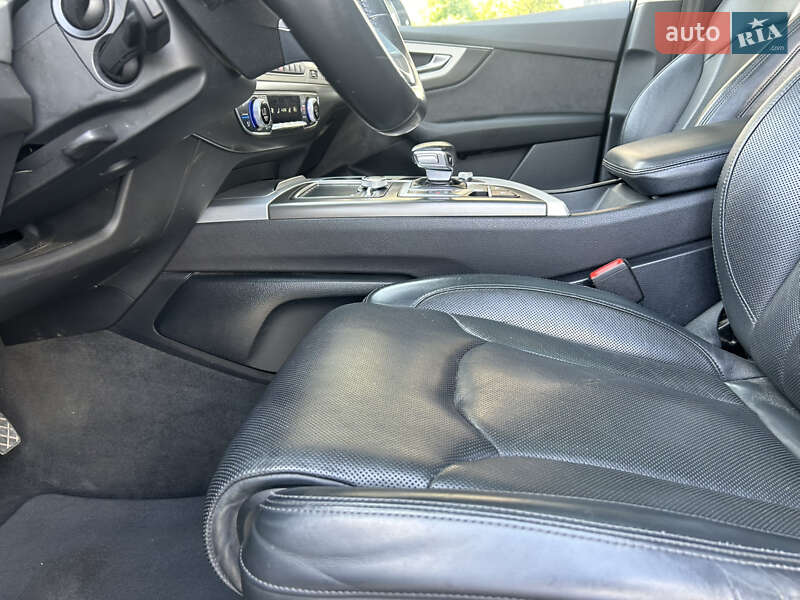 Внедорожник / Кроссовер Audi Q7 2015 в Подгайцах