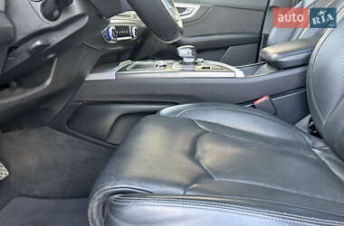 Позашляховик / Кросовер Audi Q7 2015 в 