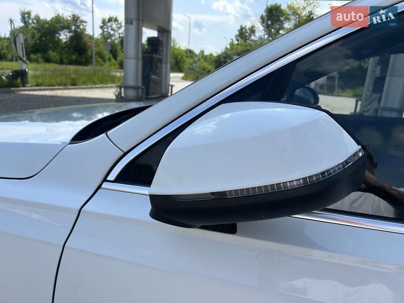 Внедорожник / Кроссовер Audi Q7 2015 в Подгайцах
