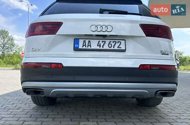 Позашляховик / Кросовер Audi Q7 2015 в 