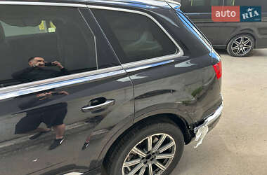 Внедорожник / Кроссовер Audi Q7 2019 в 
