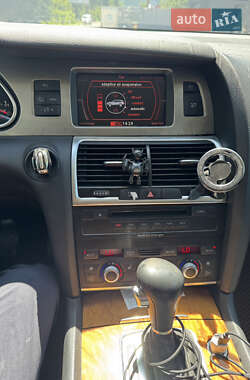 Внедорожник / Кроссовер Audi Q7 2006 в 