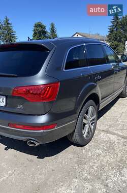 Внедорожник / Кроссовер Audi Q7 2015 в 