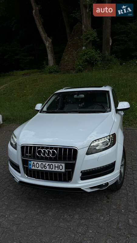 Позашляховик / Кросовер Audi Q7 2012 в 