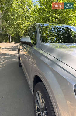 Внедорожник / Кроссовер Audi Q7 2016 в 