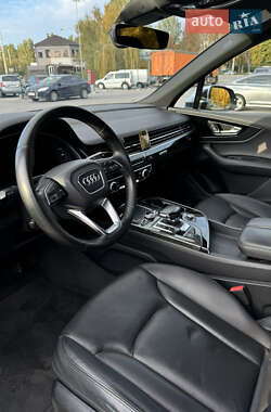 Внедорожник / Кроссовер Audi Q7 2016 в 