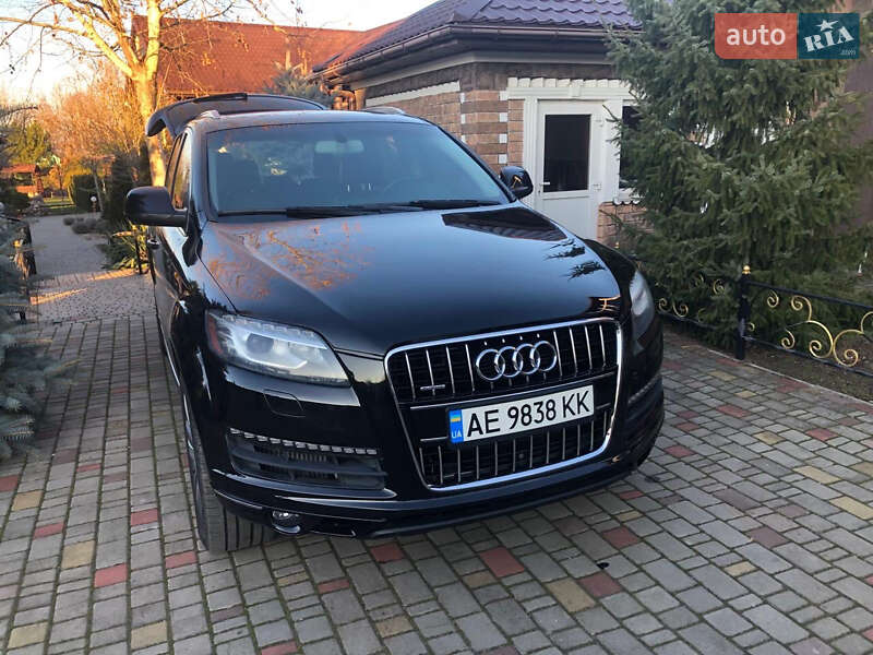 Внедорожник / Кроссовер Audi Q7 2014 в 