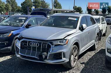 Внедорожник / Кроссовер Audi Q7 2021 в 