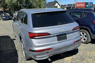 Внедорожник / Кроссовер Audi Q7 2021 в 