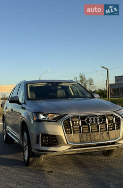 Внедорожник / Кроссовер Audi Q7 2022 в 