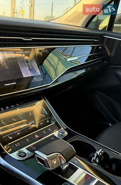 Внедорожник / Кроссовер Audi Q7 2022 в 