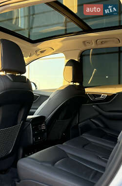 Внедорожник / Кроссовер Audi Q7 2022 в 