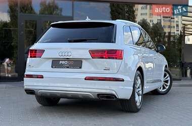 Внедорожник / Кроссовер Audi Q7 2016 в 