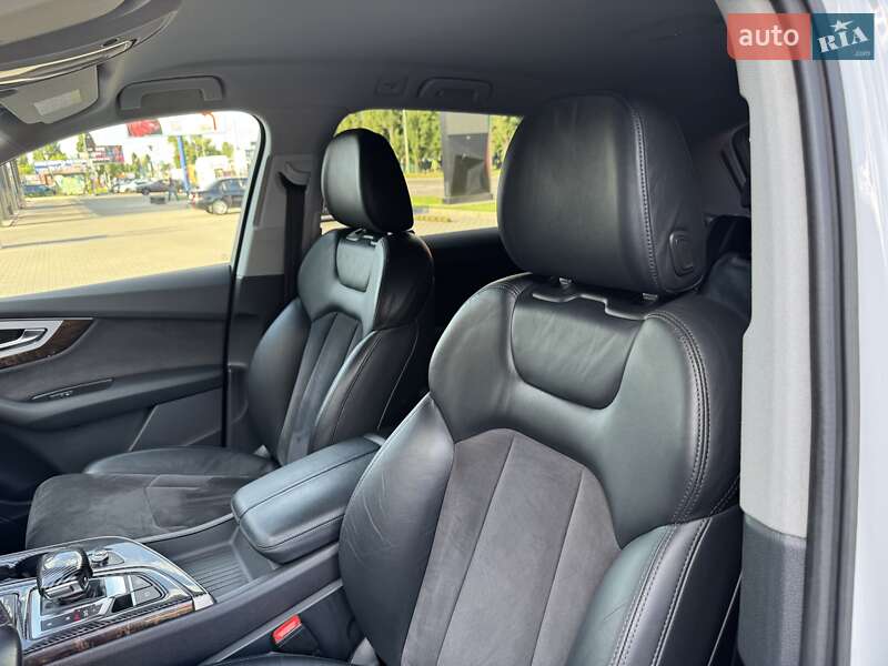 Внедорожник / Кроссовер Audi Q7 2016 в Киеве